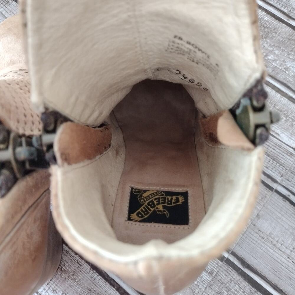 Freebird EUC!! Bowie Tan Leather Perforated Stacked Heel Zip Ankle Boots Women 6 - Picture 11 of 16